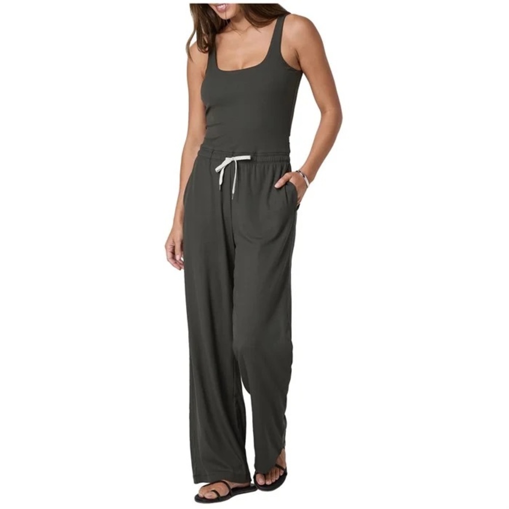 NWT Vuori pose scoop jumpsuit KALE Size S